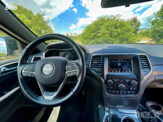 Jeep Grand Cherokee Laredo V6 3.6, снимка 7 - Автомобили и джипове - 46241672