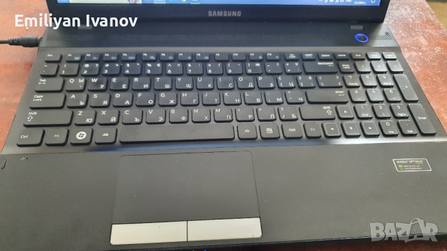 лаптоп Samsung np300v5z, i7 2670QM, Ram 8GB, 512 SSD, снимка 5 - Лаптопи за дома - 44583816