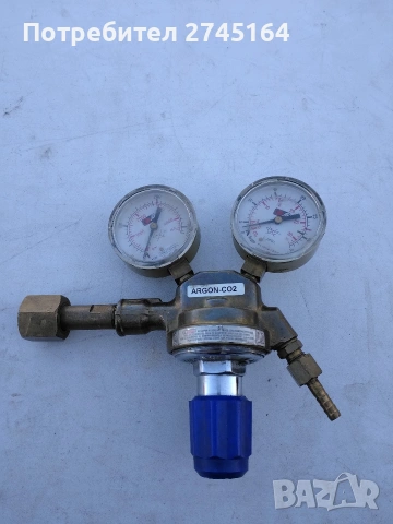 Манометър испански