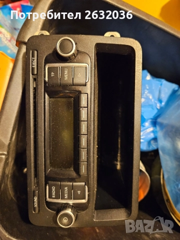 Продавам радио за VW , снимка 2 - Аксесоари и консумативи - 51786176