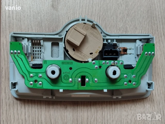 Плафон VW Golf 4 Passat B5 Passat B5 5 Seat Leon Skoda Bora, снимка 13 - Аксесоари и консумативи - 39650522