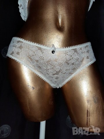 К-т бяло дантелен потник и бели дантелени бикини , снимка 2 - Корсети, бюстиета, топове - 29573527