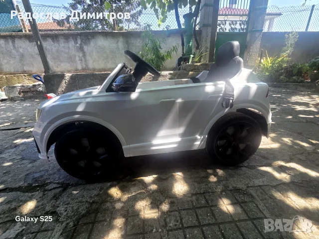 Audi RSQ8 Акумулаторна кола, снимка 4 - Коли, камиони, мотори, писти - 55776773