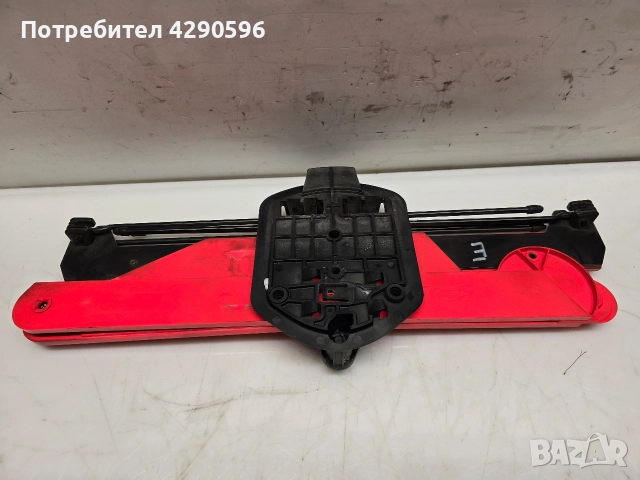 Авариен триъгълник за Mercedes E 211 / Мерцедес Е класа , снимка 2 - Аксесоари и консумативи - 52742836