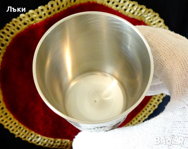 Калаена чаша за вино с романтична сцена от любовна песен., снимка 2 - Антикварни и старинни предмети - 53965748