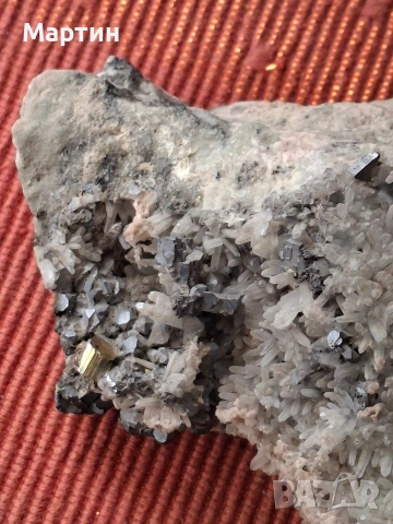 Находище от мина с множество кристали, снимка 4 - Антикварни и старинни предмети - 53198453