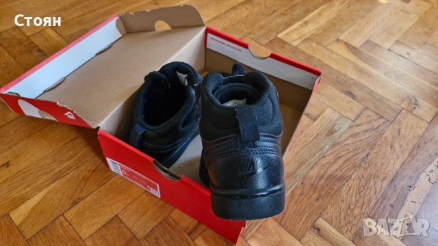Детски кецове Nike оригинални, снимка 2 - Детски маратонки - 52107271