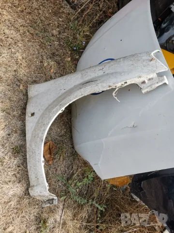 Преден десен калник за Дачия Логан 1 , снимка 9 - Части - 47476716