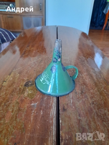 Стара емайлирана фуния