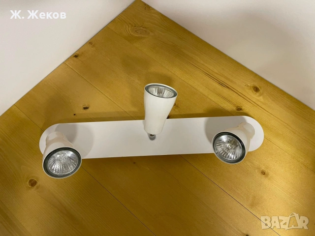 Модерна лампа с три регулируеми спота, снимка 3 - Лампи за стена - 54134121