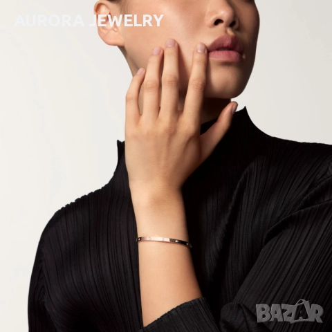 CARTIER Love Rose Gold 10 Diamonds Small Model Гривна с Отверка, снимка 11 - Гривни - 52916813