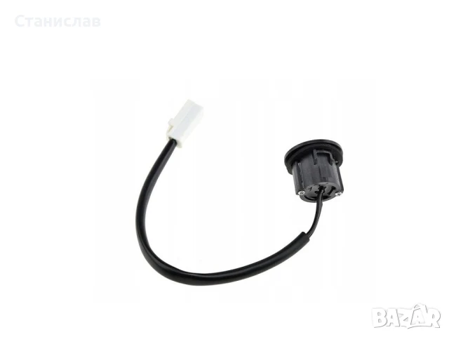 Бутон за отваряне на багажник Mazda 3, снимка 3 - Части - 50626365