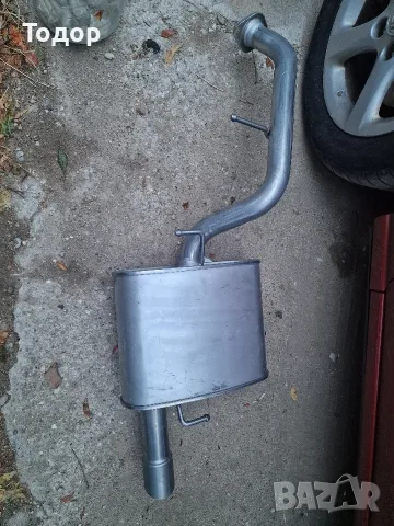 Задно гърне за Mazda 5