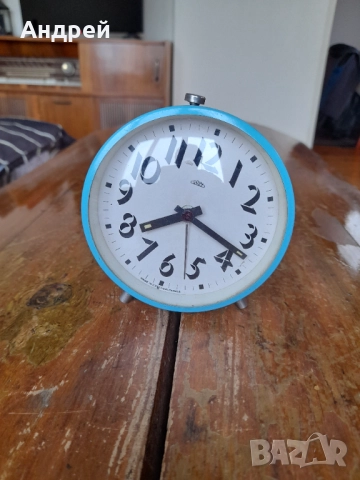 Стар настолен часовник,будилник Prim