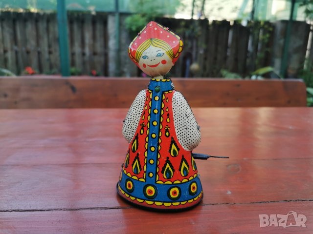 СТАРА ЖЕЛЕЗНА ИГРАЧКА