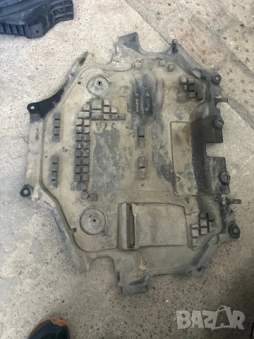 4Matic кора под мотор ( двигател ) a2125201223 Мерцедес Ц класа ГЛК Е класа W204 X204 W212 Glk E C , снимка 2 - Части - 50219787