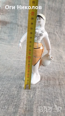 Порцеланова фигура, снимка 5 - Антикварни и старинни предмети - 51230236