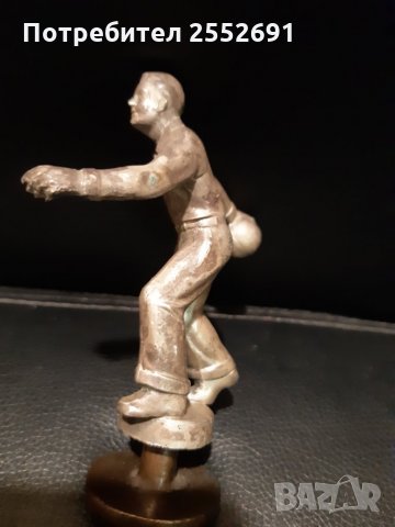 Статуетка , снимка 2 - Антикварни и старинни предмети - 29543308