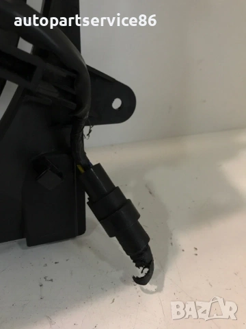 Перка на радиатора за KIA Carnival 2.9 CRDi (2005) 0K55215025, снимка 2 - Части - 53204258