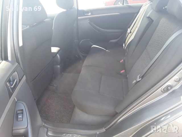 Тойота Авенсис 2.0 D-4D, снимка 11 - Автомобили и джипове - 52913649