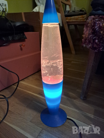 Стара лава лампа със светлинен ефект