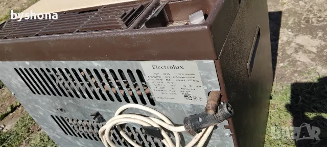 газов хладилник Elektrolux ( 12 и 220 волта ), снимка 3 - Хладилни чанти - 46124370