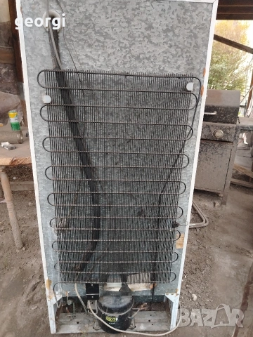 продавам фризер 7 чекмеджета работещ цена 40е