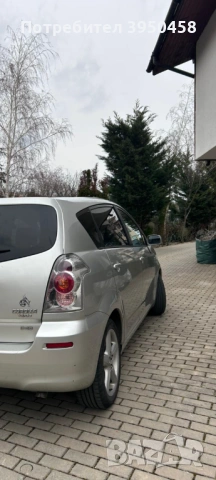 Toyota Corolla Verso 7 местен 2.2 Дизел обслужен много запазен , снимка 2 - Автомобили и джипове - 53981567