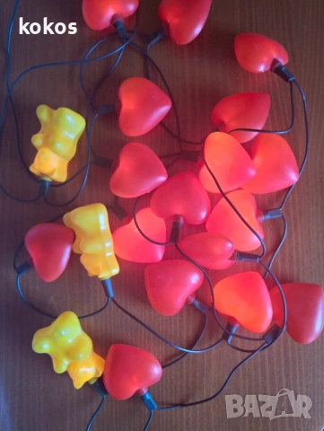Цветни коледни лампички сърца и мечета