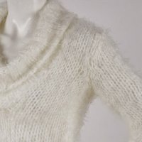Пуловер  в бяло поло размер М ново, снимка 3 - Блузи с дълъг ръкав и пуловери - 34375596
