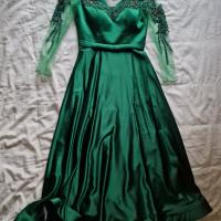 Зелена сатенена рокля с камъни и мъниста , снимка 5 - Рокли - 44735303