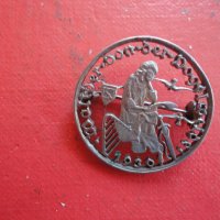 Ажурна сребърна брошка знак 1930, снимка 6 - Колиета, медальони, синджири - 40085082