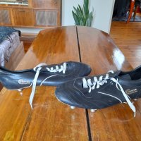 Стари футболни обувки,бутонки Стадион Габрово, снимка 2 - Други ценни предмети - 37871703