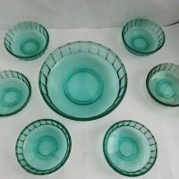 Стъклени купа и купички цветно зелено стъкло, снимка 4 - Антикварни и старинни предмети - 31764618
