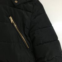 Марково красиво ватирано яке с качулка, джобове, метални ципове, капси, поларена яка в черно, снимка 2 - Якета - 31855754