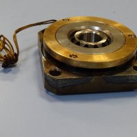 Електромагнитен съединител ETM 0.56 2A(1A) electromagnetic multi-plate clutch, снимка 1 - Резервни части за машини - 42889410