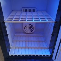Мини хладилник на 12 и 220 волта, снимка 8 - Хладилни чанти - 44241256