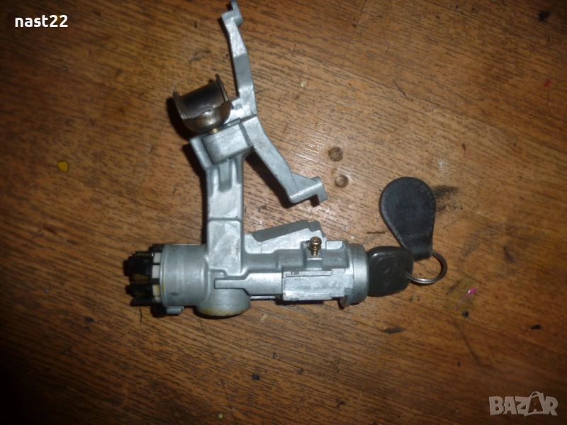 Контактен ключ с ключ Дайхатсу Териос 1.3 83 к.с, снимка 1