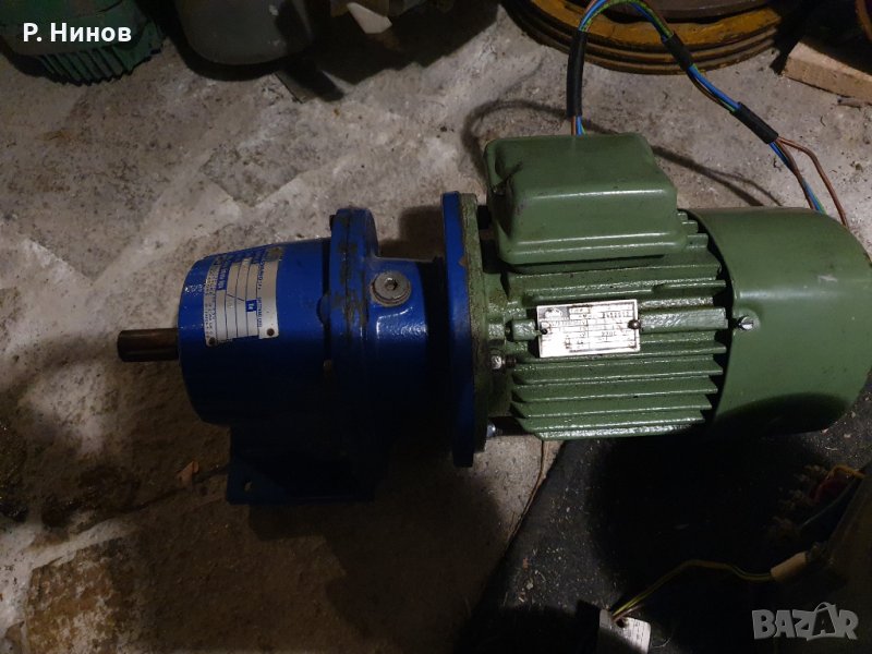 Монофазен ел.двигател с редуктор 80 оборота 750 вата, снимка 1