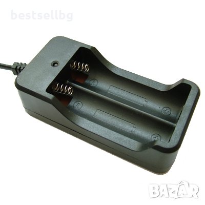Зарядно устройство за акумулаторни батерии 18650 3.7V Li-Ion, снимка 1