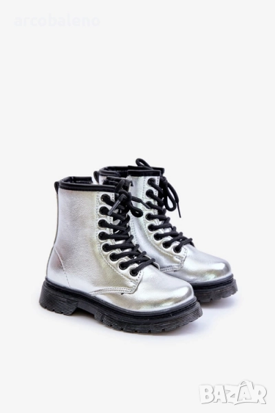 Детски сребърни изолирани лачени боти до глезена с цип Novita, снимка 1