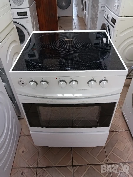 Като нова свободно стояща печка с керамичен плот VOSS с две години гаранция!, снимка 1