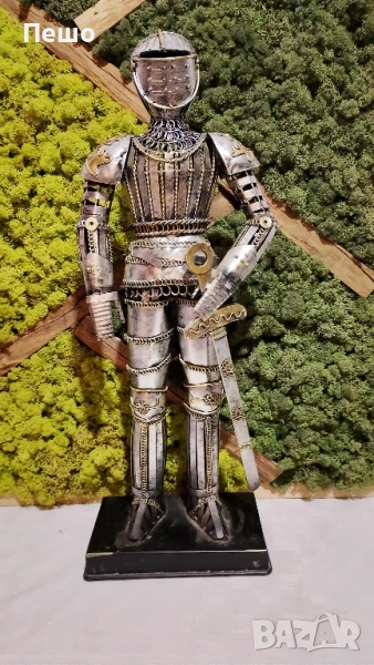 Желязна статуетка - Рицар, снимка 1
