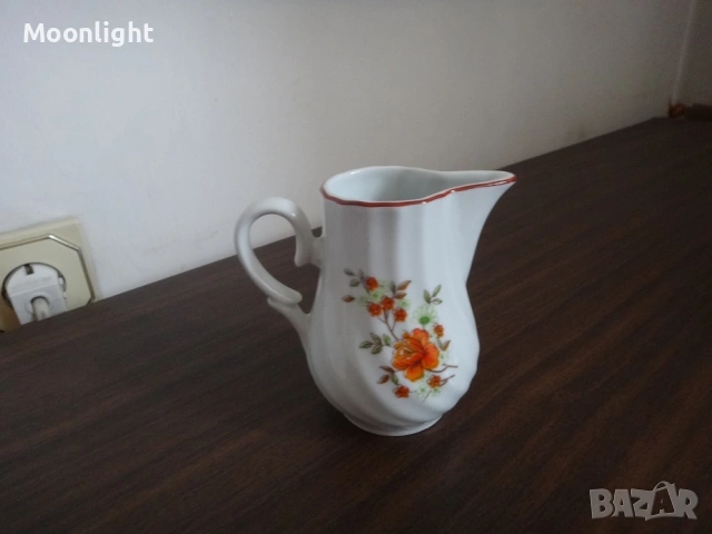 Български порцеланов чайник и латиера, снимка 12 - Сервизи - 53221522