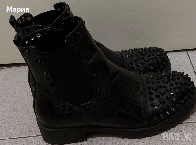 Екстравагантни боти, снимка 5 - Дамски боти - 44392459