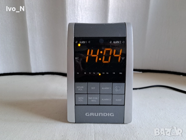 Радио часовник Grundig Sonoclock 760.