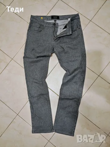 Мъжки дънки.