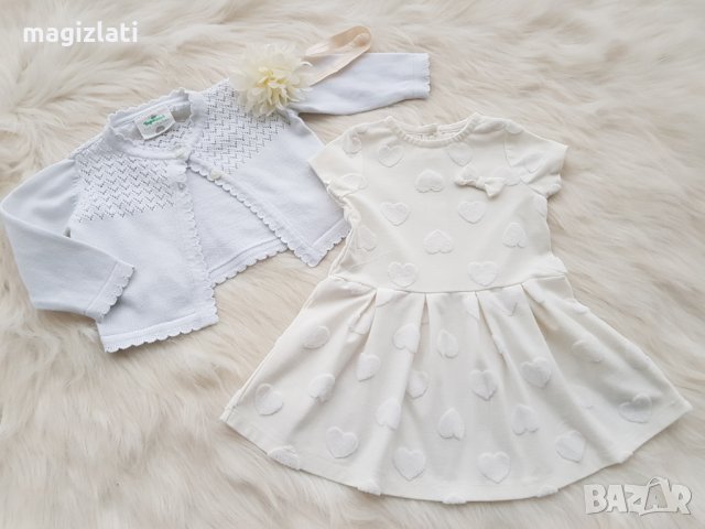 Бяла рокля за бебе на 6 месеца