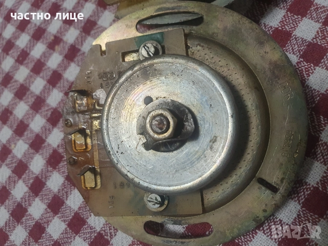 Две плочки с датчик на Хол за електронно запалване на Трабант , снимка 3 - Части - 52740225