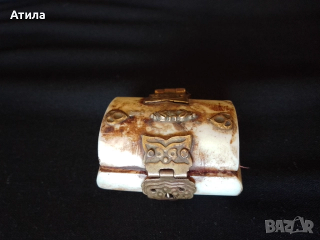 кутийка за бижута кост и месинг